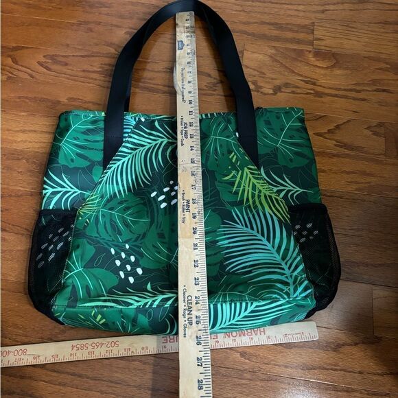 Multipurpose green tropical sandproof overnight/travel duffle bag - Picture 6 of 10